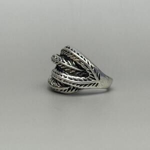 y2k vintage silver woven ring these rings are unisex :)! size 7 brand new